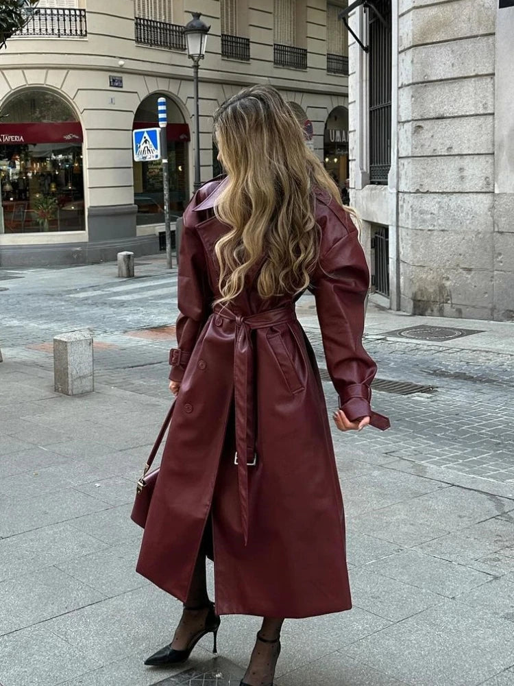 Bordeauxrode Leren Trenchcoat voor Dames – Elegante Double-Breasted Stijl